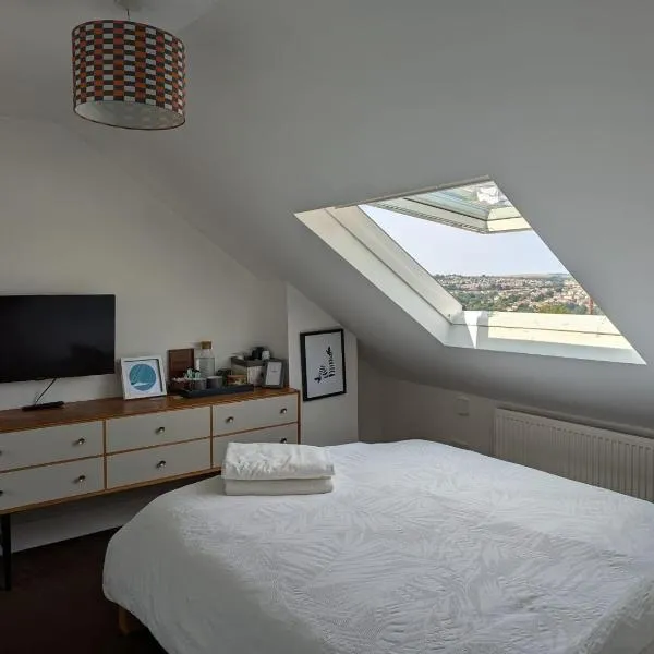 South Downs View-private parking, hotel in Brighton & Hove