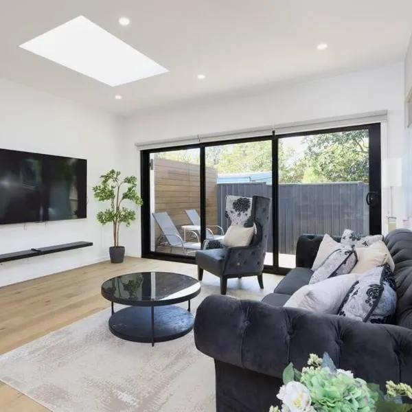 Preston Lux House 5 bed 5 bath, hotel in Melbourne
