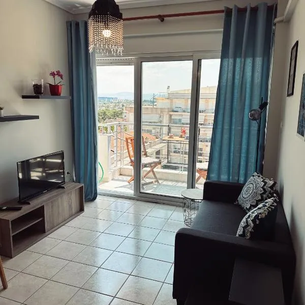 Homely flat near airport, hotel in Thessaloniki