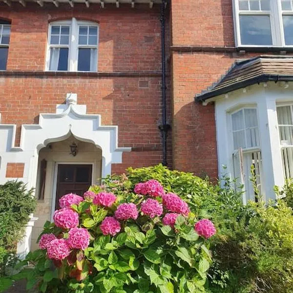 Spaside Apartment، فندق في سكرابورو