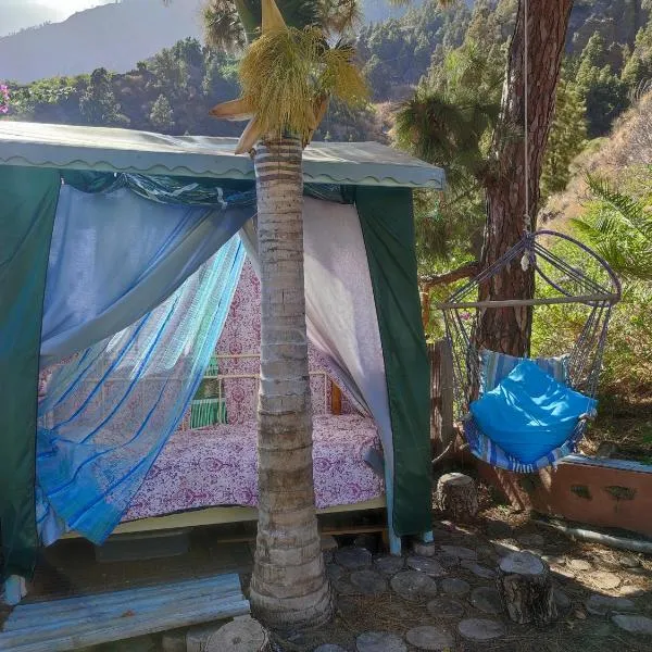 The Cradle of the Moon, Rivendell, Hotel in El Paso