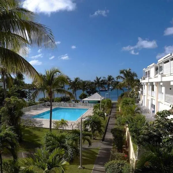 Condo Flamingo with pool, ξενοδοχείο σε Baie Nettle