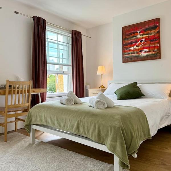Roomy Apartment in King's Cross, Londra