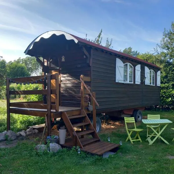 roulotte chez France, hotel in Oye-Plage