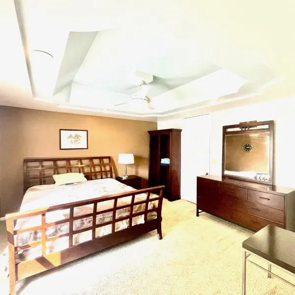Room in a house, hotel in Kansas City