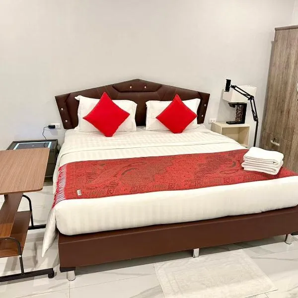 PR ROOM FOR RENT, hotel in Kamala Beach