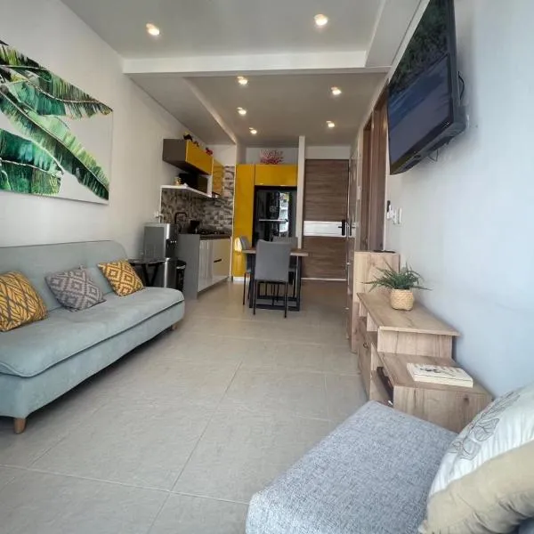 Moderno Apto Familiar en Exclusivo Sector Hotelero Frente A Reserva Natural y El Mar, Hermosas Vistas，位于圣玛尔塔的酒店