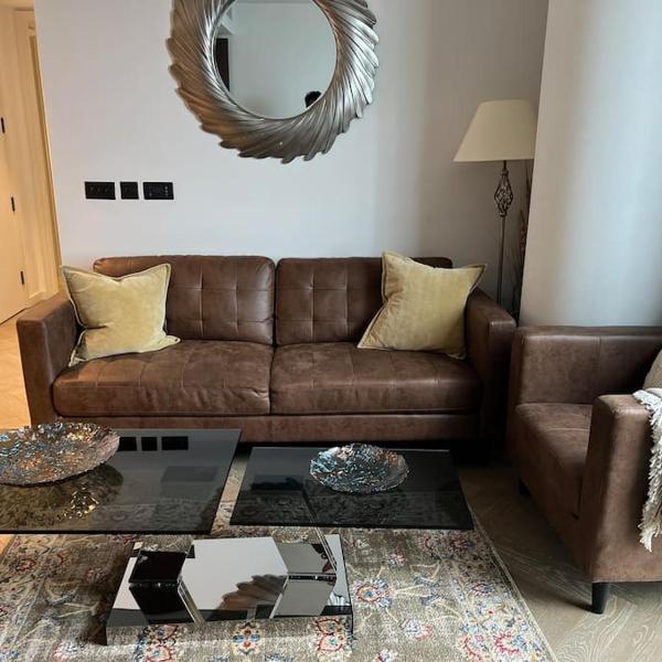 Modern 2 Bed Flat at Battersea, London