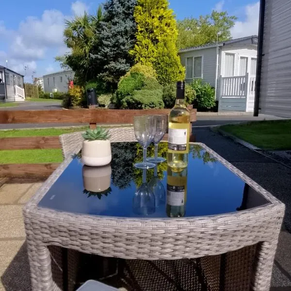 No 61 Brynteg Country & Leisure Retreat, hotel v destinaci Cwm-y-glo