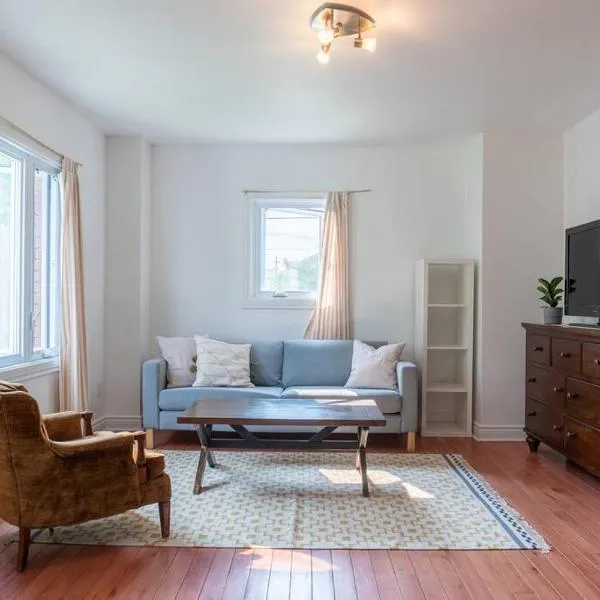 Bright and spacious 2 bedroom home!, hôtel à Templeton