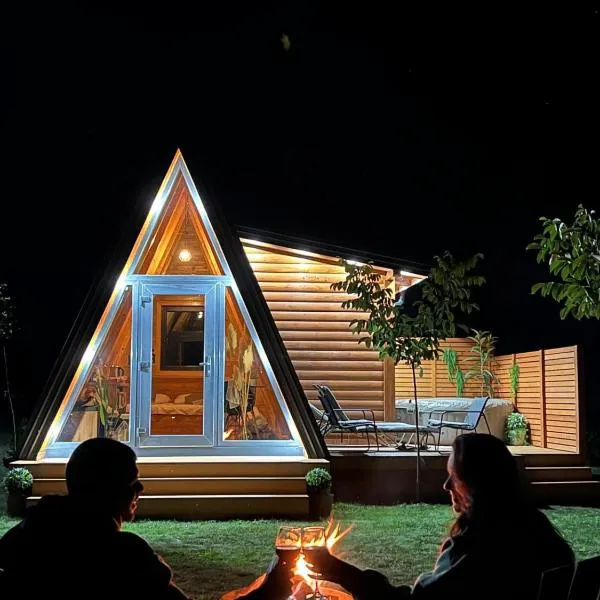 Honey Glamping Resort with jacuzzi, hotelli kohteessa Tomislavgrad