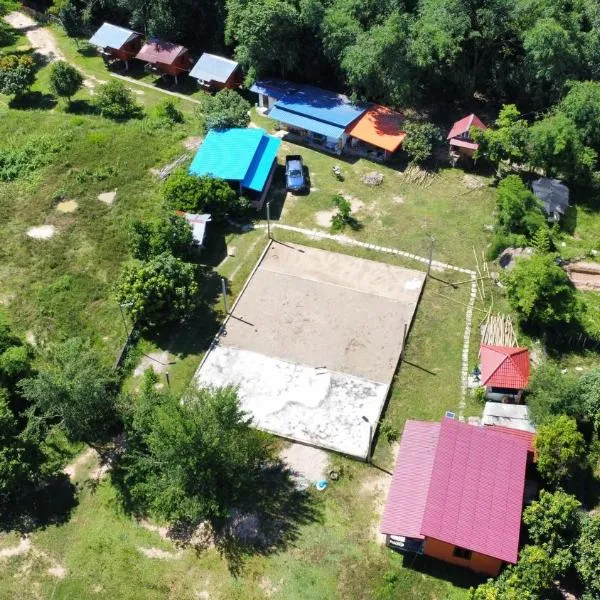 Pink Buffalo Eco-Resort, hotel di Ban Na Nga