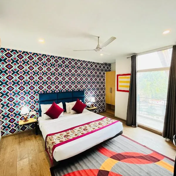 Qotel Comfort Chattarpur - Opposite Tivoli Garden Near Chattarpur Metro, hotel in New Delhi