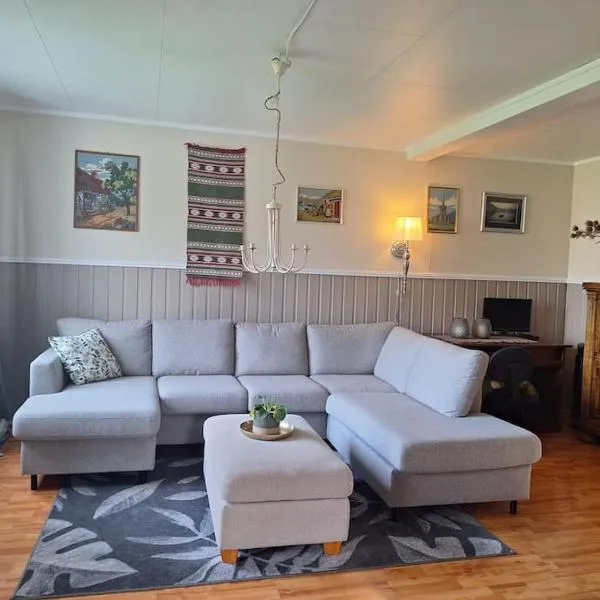 Privat leilighet på gård med badstue og nordlys, hotel a Narvik