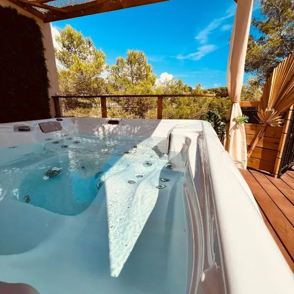 LOVE ROOM Tente Lodge spa MFG chez C&C, exclusivement réservée aux ADULTES, ξενοδοχείο σε Cantaron