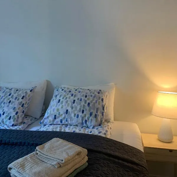 Moderne og fullt utstyrt 3-rom hageleilighet sentrum nær, hotel in Bergen