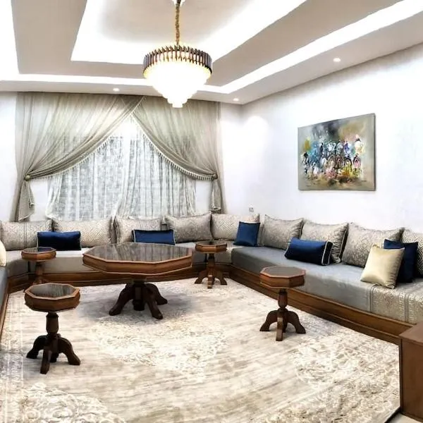 Serenity Residence Spacious Modern 2BR Apartment in Haut Founty, Agadir, hôtel à Agadir