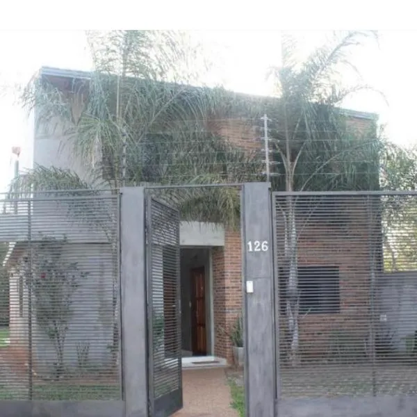 Dos ambientes para tres personas, hotel din Luque