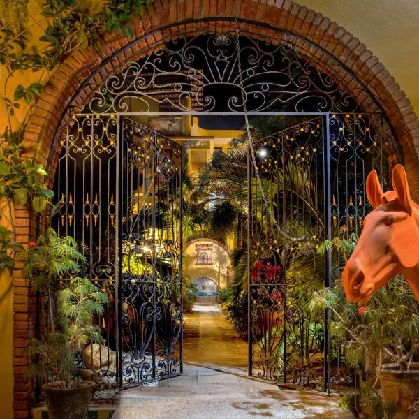 Suites La Hacienda, hotel in Puerto Escondido