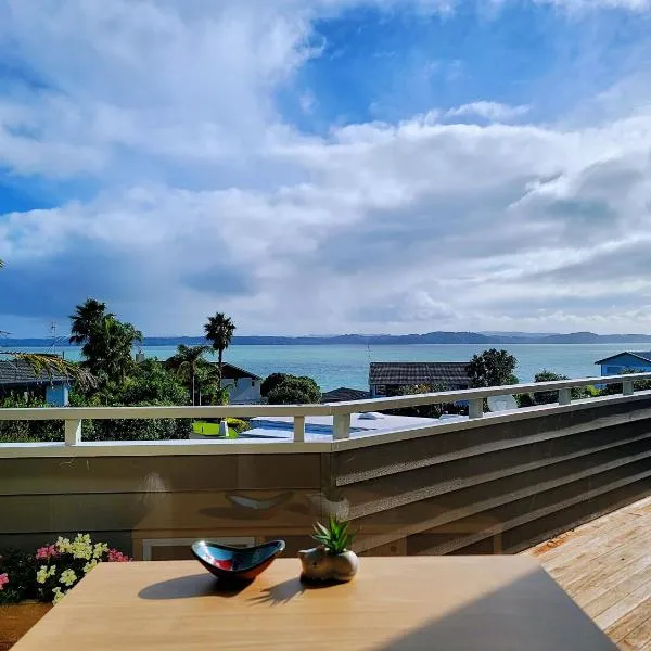 Sea view 5 bedroom holiday house, ξενοδοχείο σε Whangaparaoa