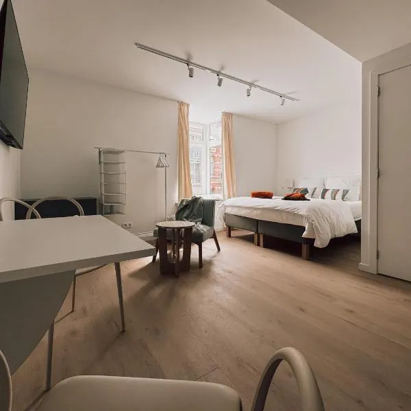 Business Accommodation 'Flow Living' Nomad, hotel in Geel