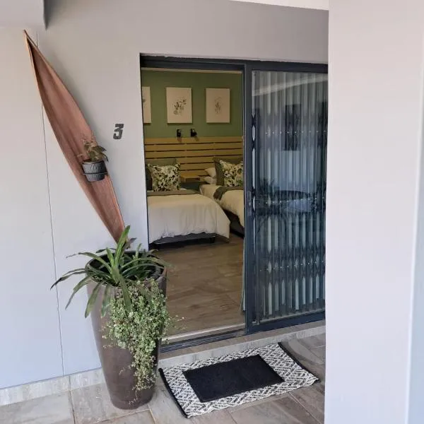 8 On Eagle Bed & Breakfast Room 3, Hotel in Umtentweni