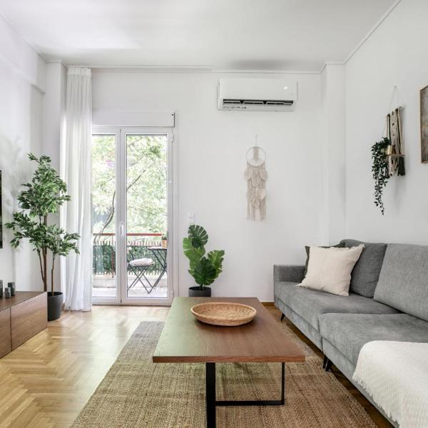 Mellow 2-Bedroom Apartment in Athens, Афины