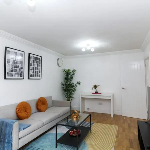 McRae - 2 bed Flat - South Norwood - Crystal Palace, hotel in Norwood