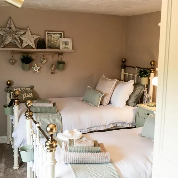 Fern room at field view cottage, Hotel in Eccleston