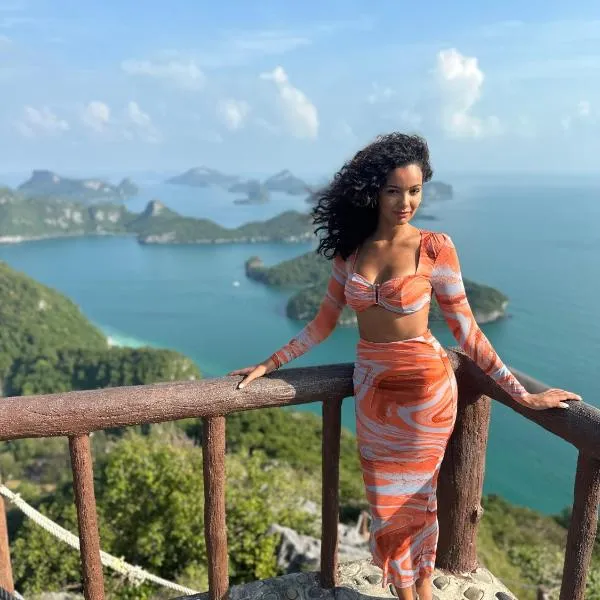 Angthong Beach Resort, hotel in Koh Phaluai