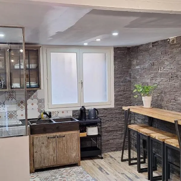 Chez Nadège، فندق في Marcoussis