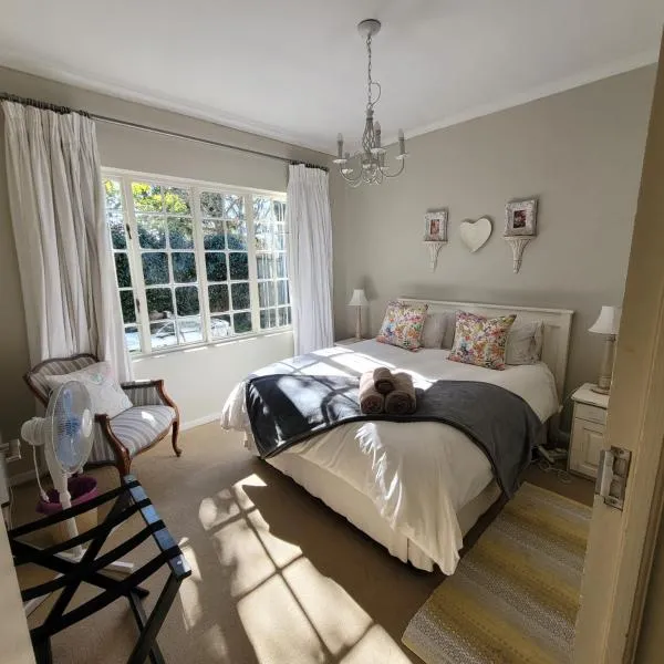 AppleBee Guest Cottages, hotel sa Grahamstown