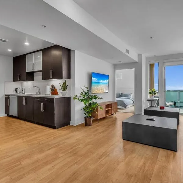 Modern & chic in Heart of Downtown Santa Monica, hotel in Los Angeles