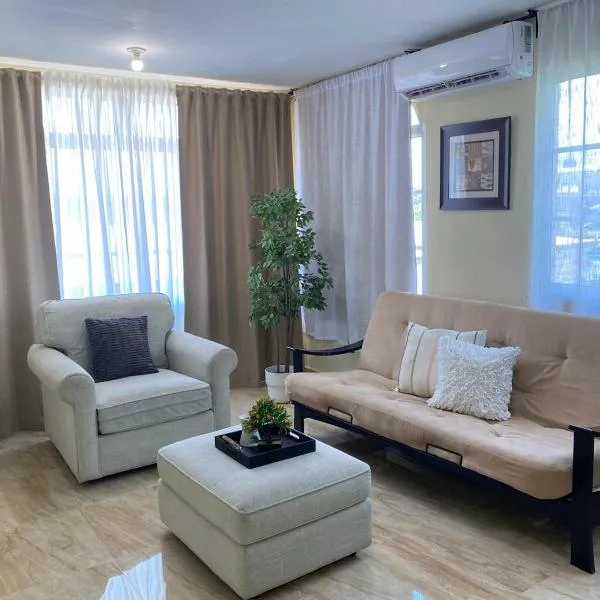Luxury Apartment By Merengue House, hotel in Boca Chica