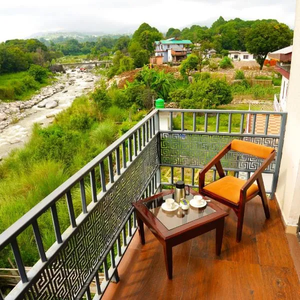 Aachman River and Valley View Resort Dharamshala - A riverside resort with balcony view, hotel in Dharamshala
