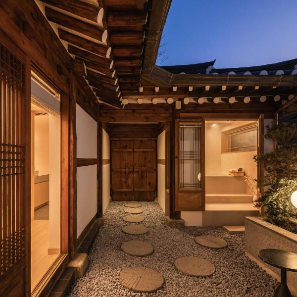 Luxury Hanok Moonlight Hill, Seul