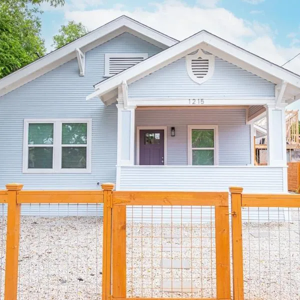 Stunning Elegance 4BR2.5 BA Near Vibrant Downtown, hotel din San Antonio