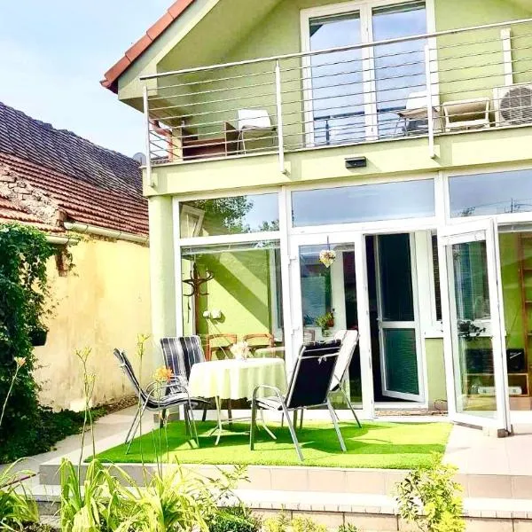 Apartmány Pálava Novosedly, hotel in Novosedly