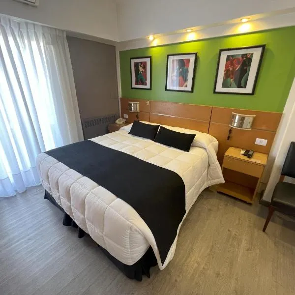 Sarmiento Palace Hotel، فندق في بوينس آيرس