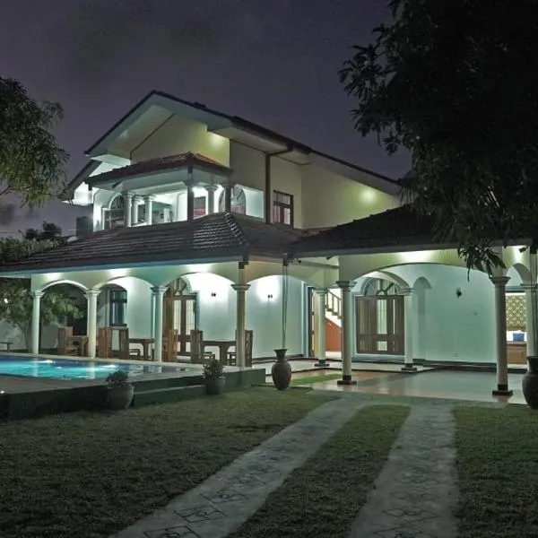 Sri Ra'anana Villa, hotel in Marawila