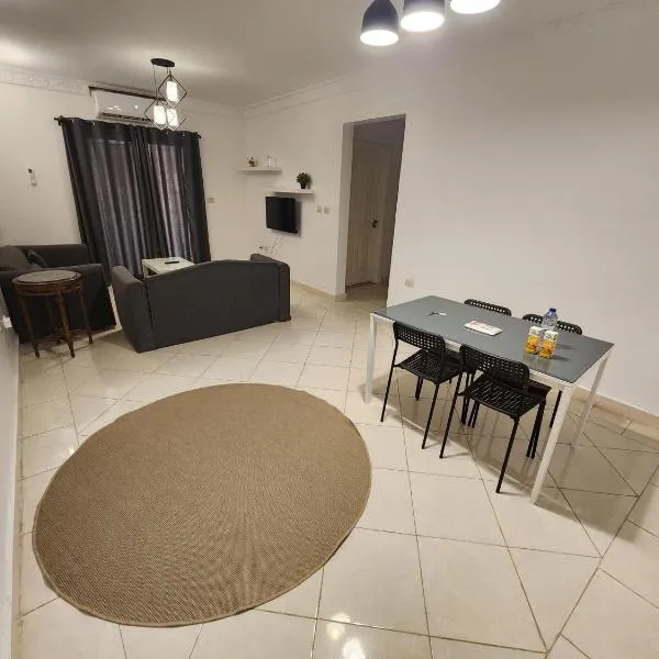 Stylish and modern apartment, hotel en El Cairo
