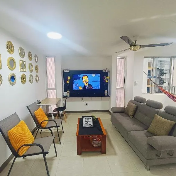 El Rodadero Hermoso Apartamento a 50m de la playa ven descansa o trabajar, hotel in Gaira