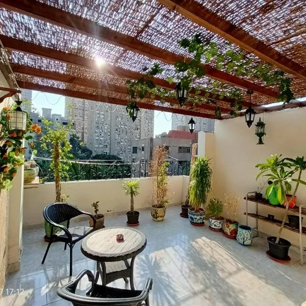 Lovely & Calm Rooftop in Maadi 5 min from the Nile, hotel a Il Cairo