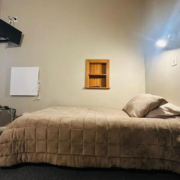Merrylees Hotel, hotel in Dannevirke