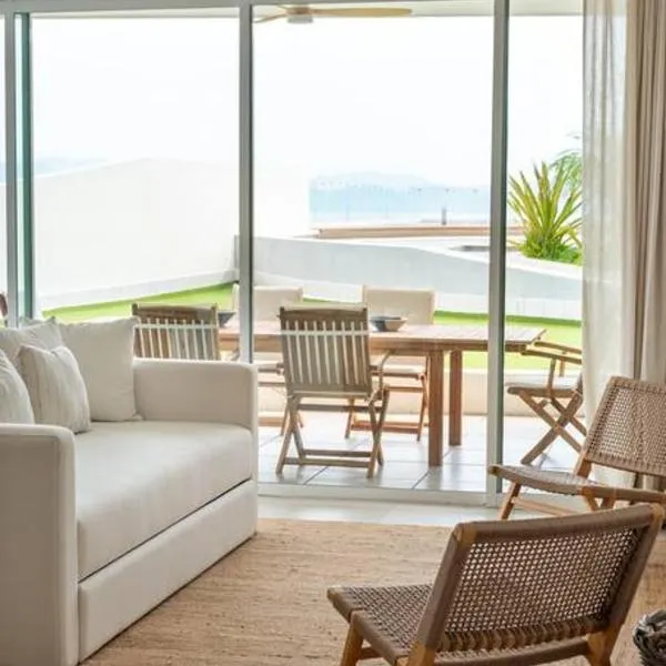 Luxury Beach Front 3Br Condo, hotel in Cruz de Huanacaxtle
