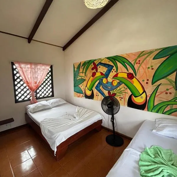 Miss Miriam BeachFront Cabins, ξενοδοχείο σε Tortuguero