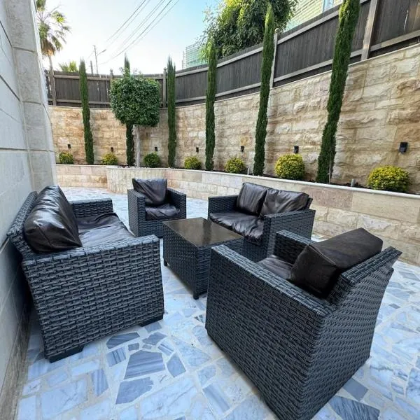 암만에 위치한 호텔 2 En-suite Rooms, Central & Garden Terrace