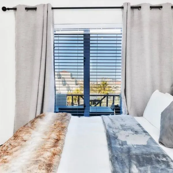 West Beach Luxury Apartment, hotel in Bloubergstrand