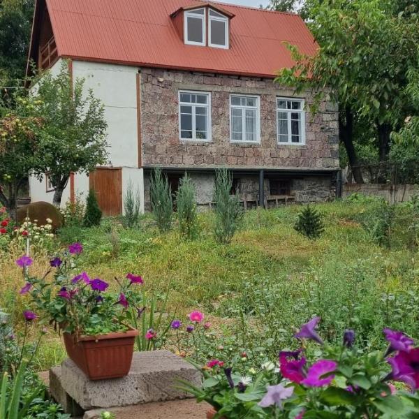 Hooni_guesthouse, Odzun