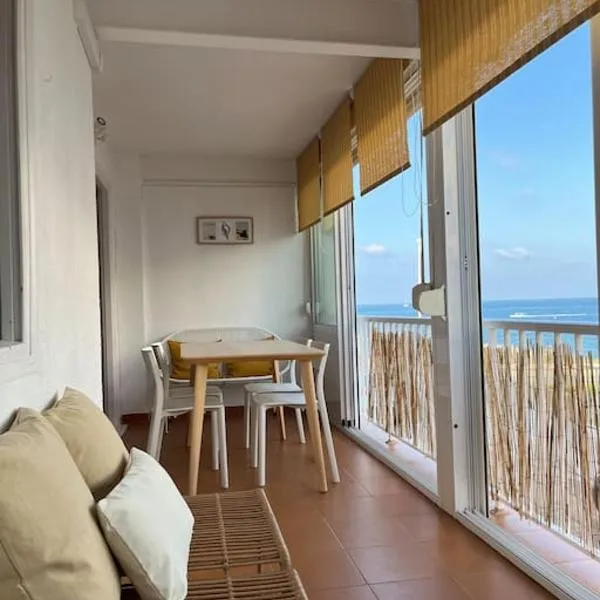Apartament sea view and direct beach access, hotel in Platja de l'Arenal